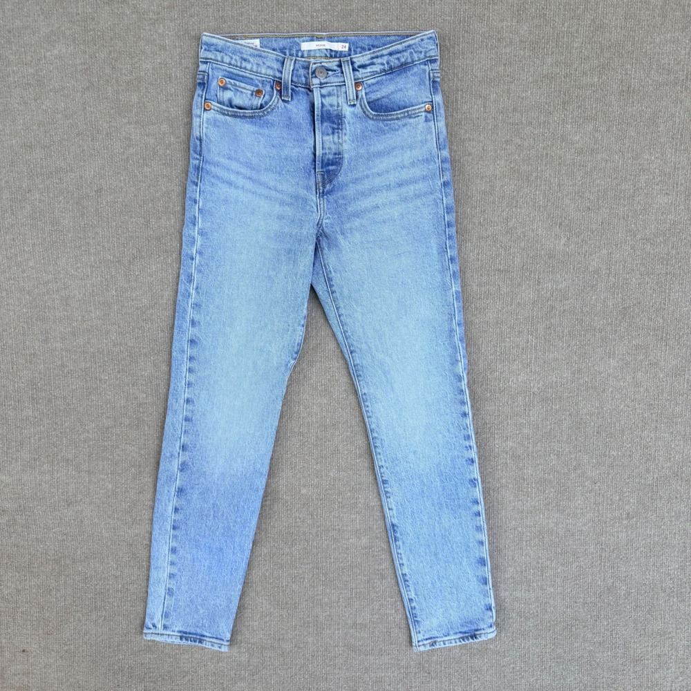 Levis Premium Wedgie Fit High Rise‎ Jeans Light Wash Blue Size 24 Slim Leg